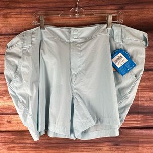 NWT women’s Columbia shorts‎ size 24